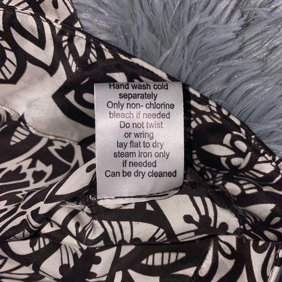 Cabi sleeveless blouse - Picture 4 of 5